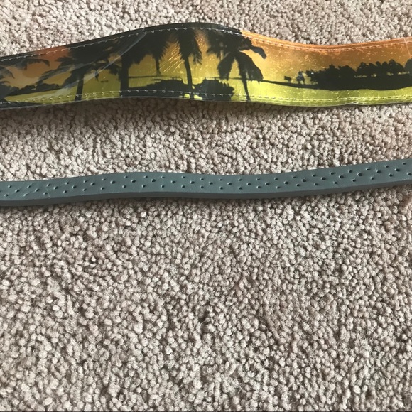 Belts - Picture 4 of 5